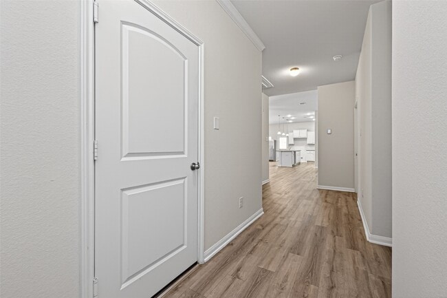 Building Photo - 15059 Meadow Glen N