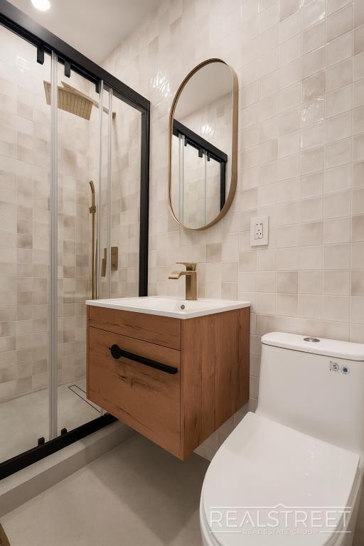 Building Photo - Modern Duplex-Style Residence with Designer Finishes on Historic Eastern Parkway