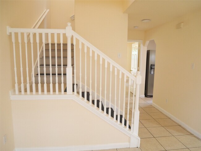 Building Photo - 6603 Schambray St