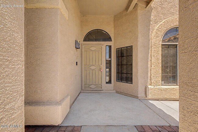 Building Photo - 3103 N Meadow Ln