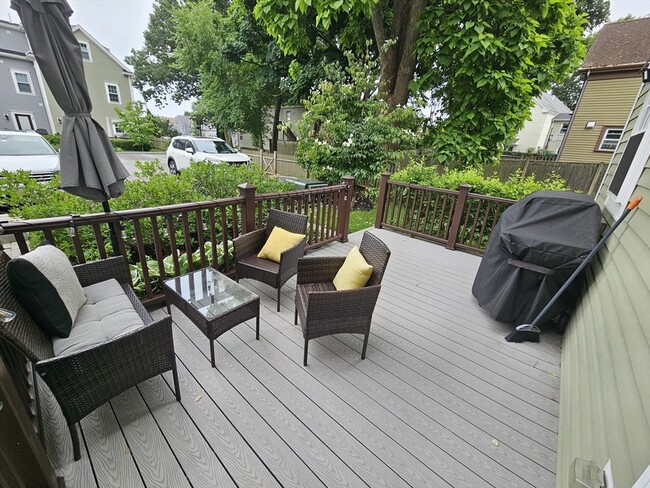 Building Photo - 106 Bridge St