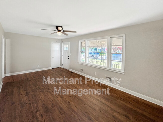 Building Photo - 308 Gordon St Ext