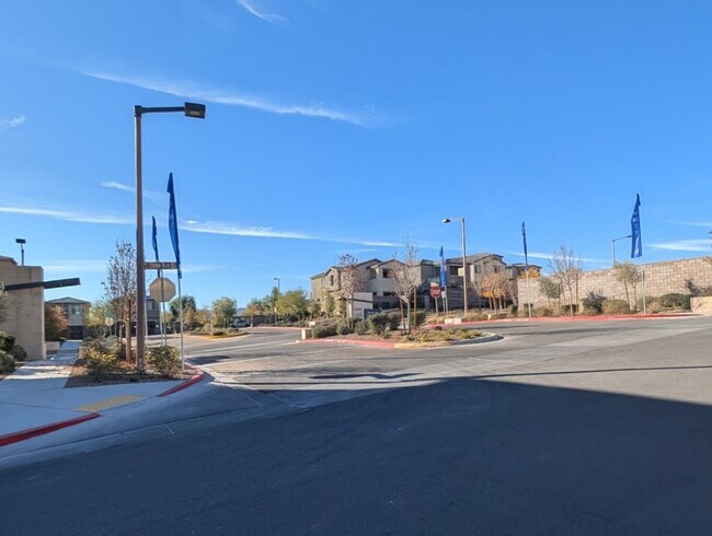 Building Photo - 675 Agate Bridge St