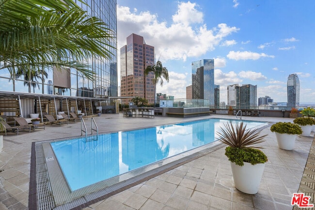 Building Photo - 1100 Wilshire Blvd
