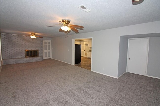 Building Photo - 2210 Kinyon Rd
