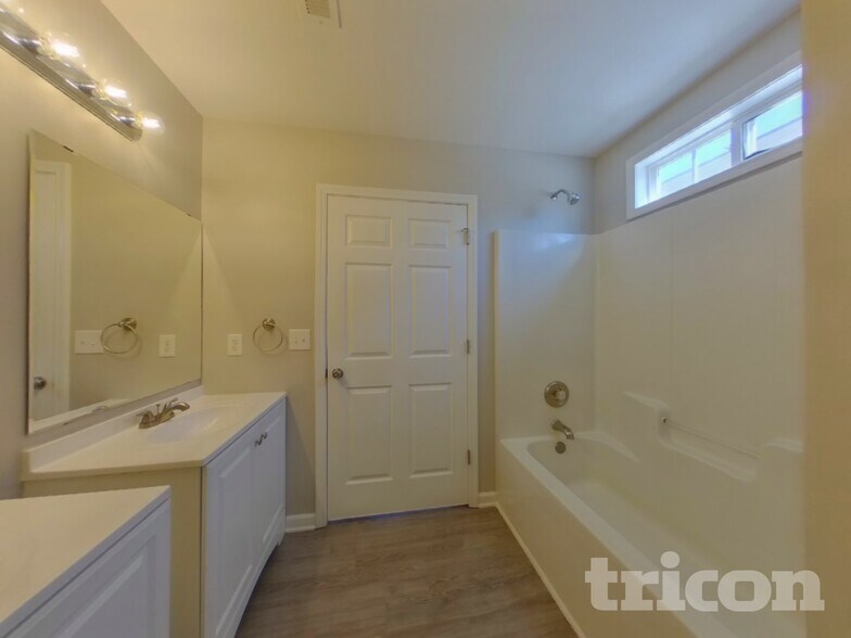 Building Photo - 5806 Shining Oak Ln