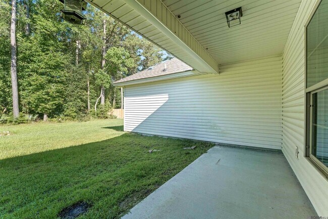 Building Photo - 12664 Brown Rd
