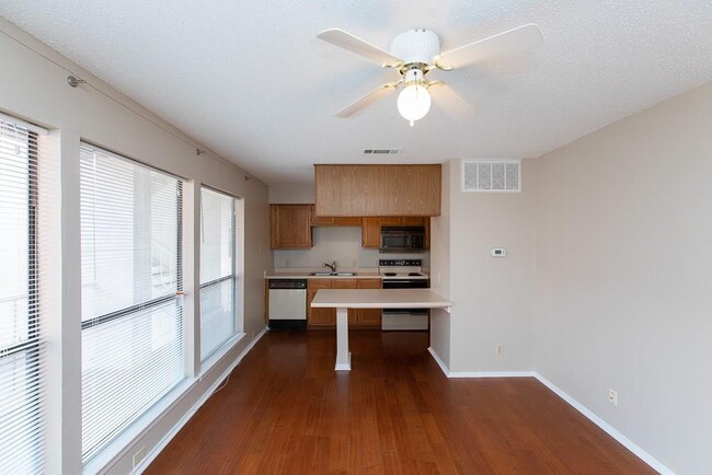 Building Photo - 3115 Helms St