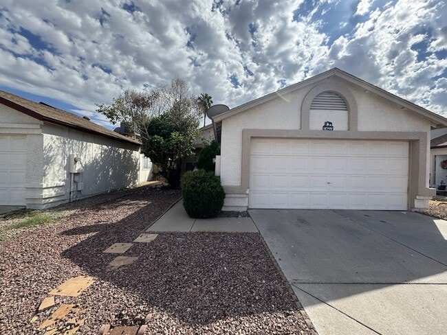 Building Photo - 7427 W Cherry Hills Dr