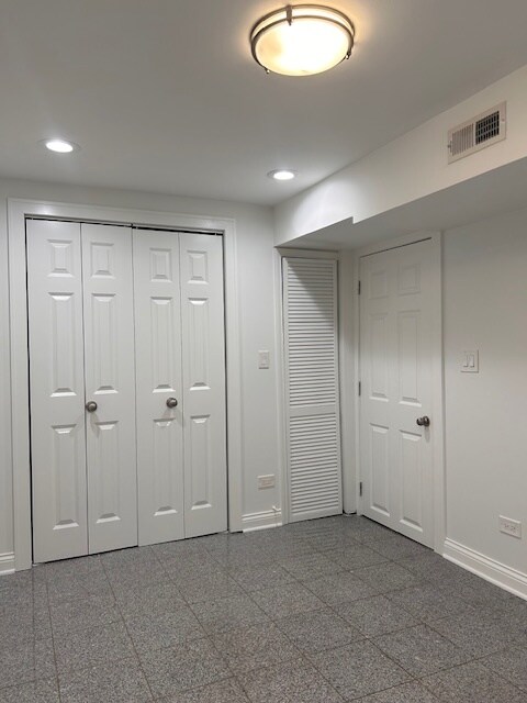 Building Photo - 2217 W Giddings St