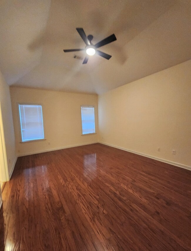 Building Photo - 9333 S Fairmont Cir