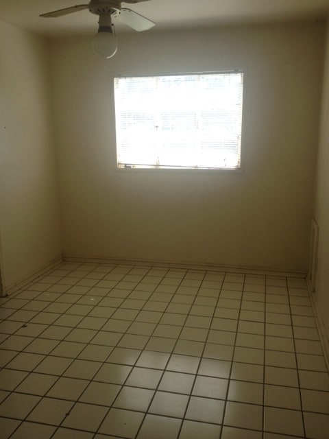 Building Photo - CORNER LOT- HAS FIREPLACE AND A DEN