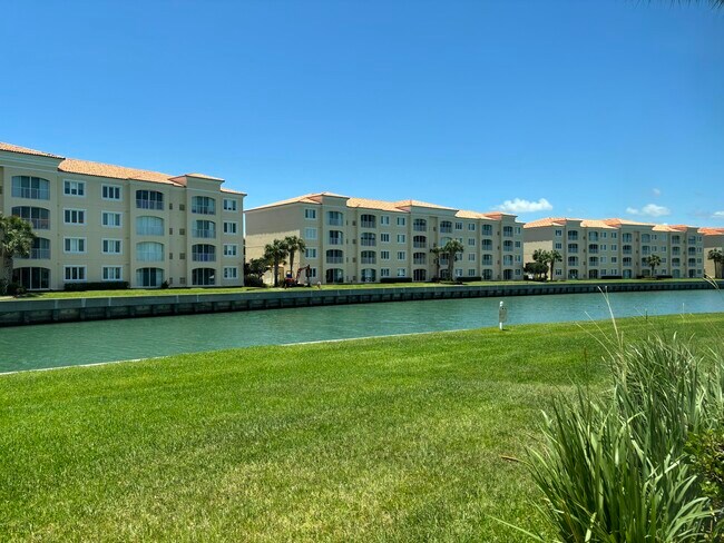 Building Photo - 7 Harbour Isle Dr E
