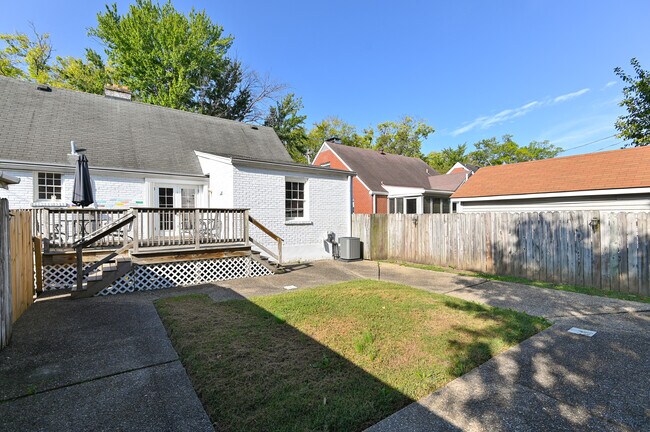Building Photo - 511 Cannons Ln