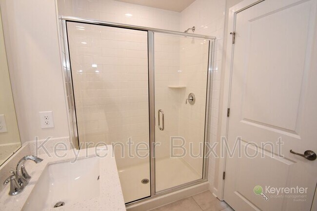 Building Photo - 4991 Franklin Cir