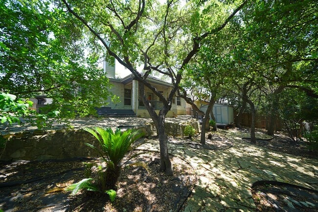 Building Photo - Beautifully Updated Home in Olympia Hills ...
