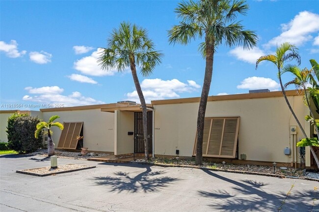 Building Photo - 15504 Sharpecroft Dr