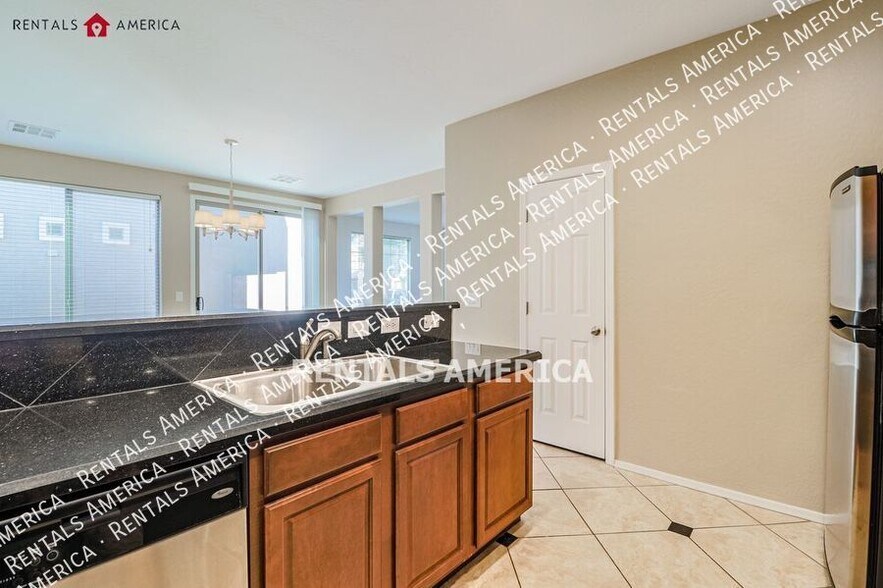 Building Photo - 2715 S Cupertino Dr