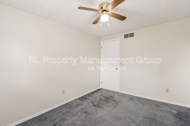 Building Photo - 5951 Als Ct