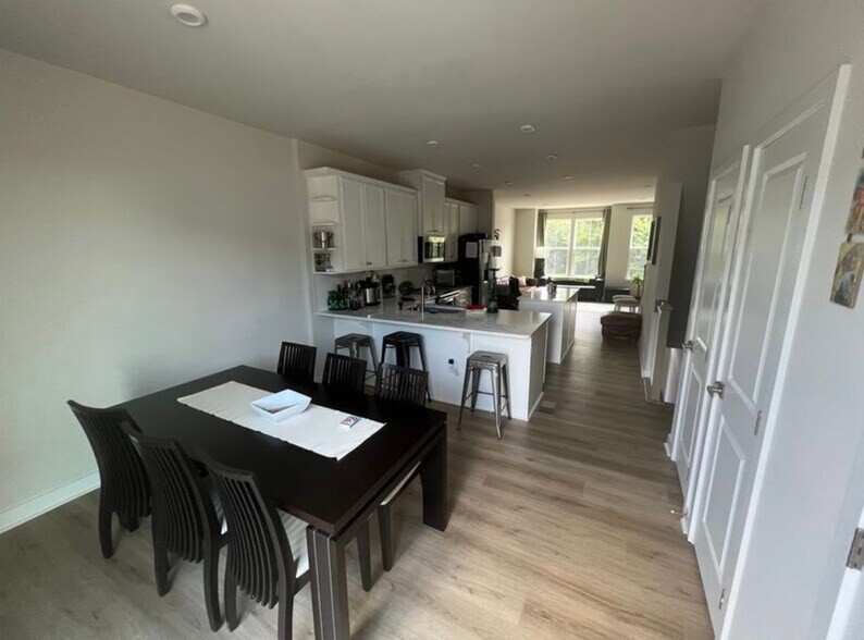 Building Photo - Room in Townhome on Coquina Ln