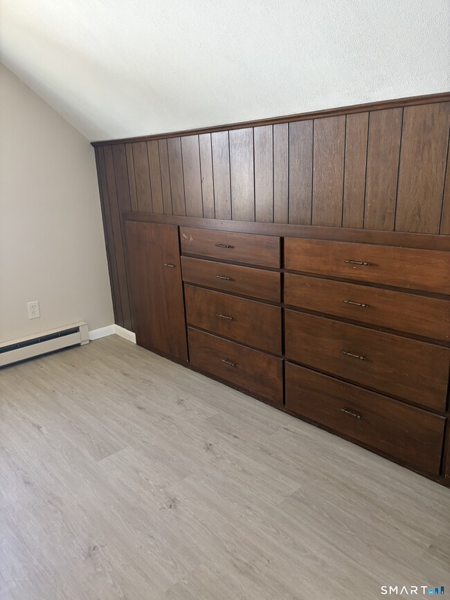 Building Photo - 123 Longview Ave