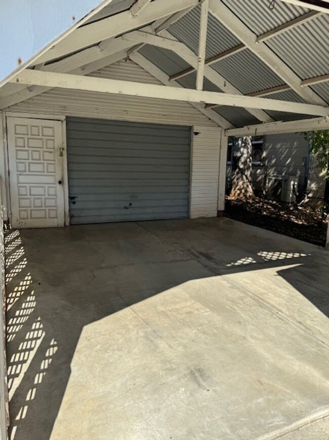 Building Photo - SHAS2352