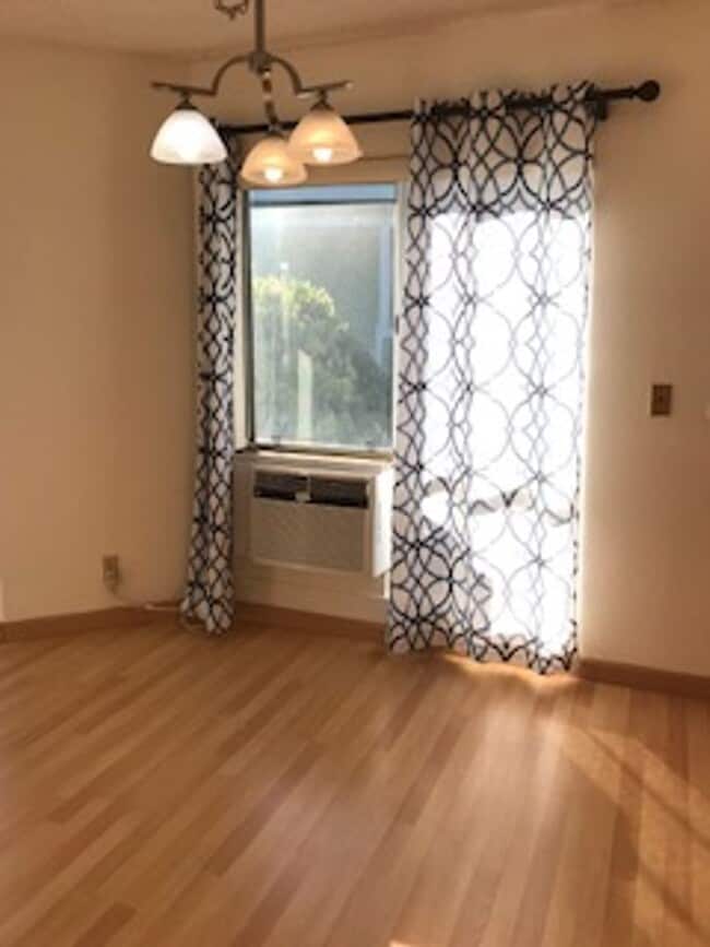 Building Photo - Available now - 2 bedroom / 1 bath / 2 par...