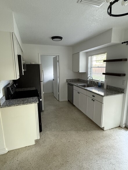 Building Photo - 2005 E Jefferson St