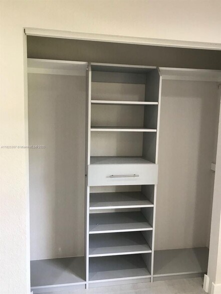 Building Photo - 16725 Sapphire Ct