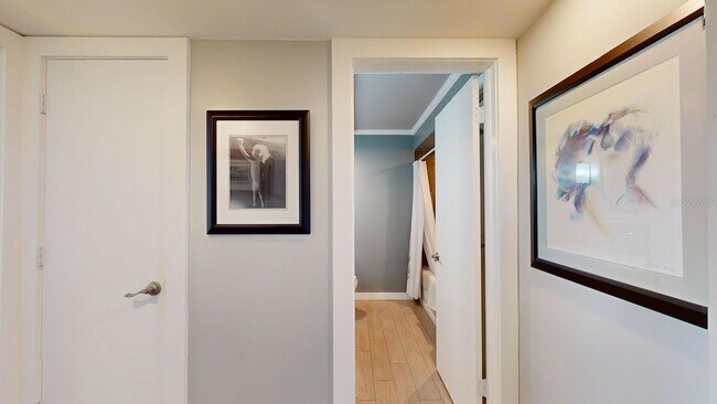 Building Photo - 1120 N Shore Dr NE