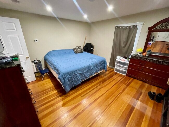 Building Photo - 54 West St