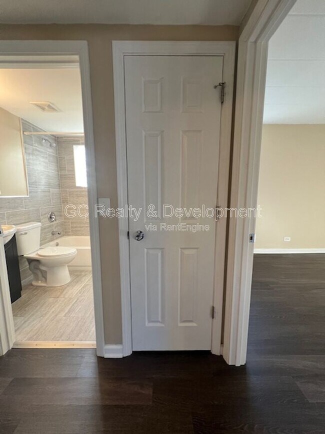 Building Photo - 346 Wilson Ave