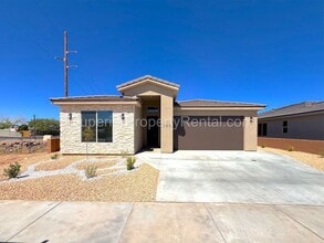 Building Photo - New 3 bed, 2 bath home with two car garage