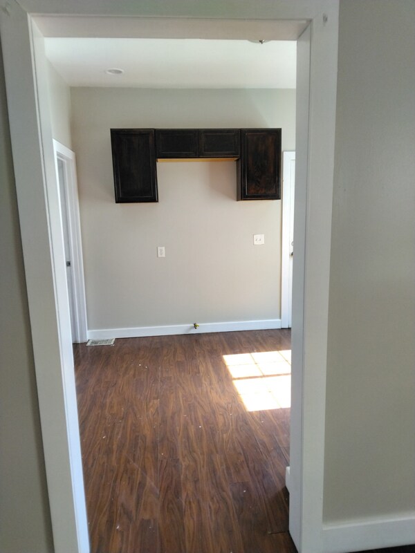 Building Photo - 37 Holland Pl