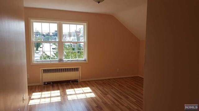 Building Photo - 183 Maple Ave