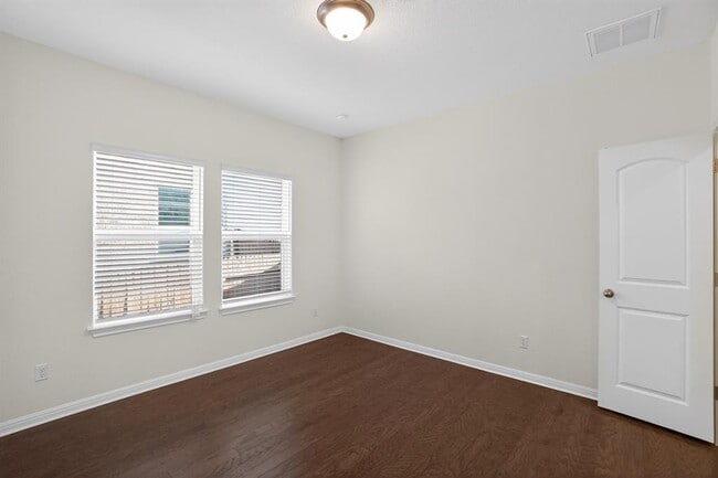 Building Photo - 108 Meadow Wood Cv