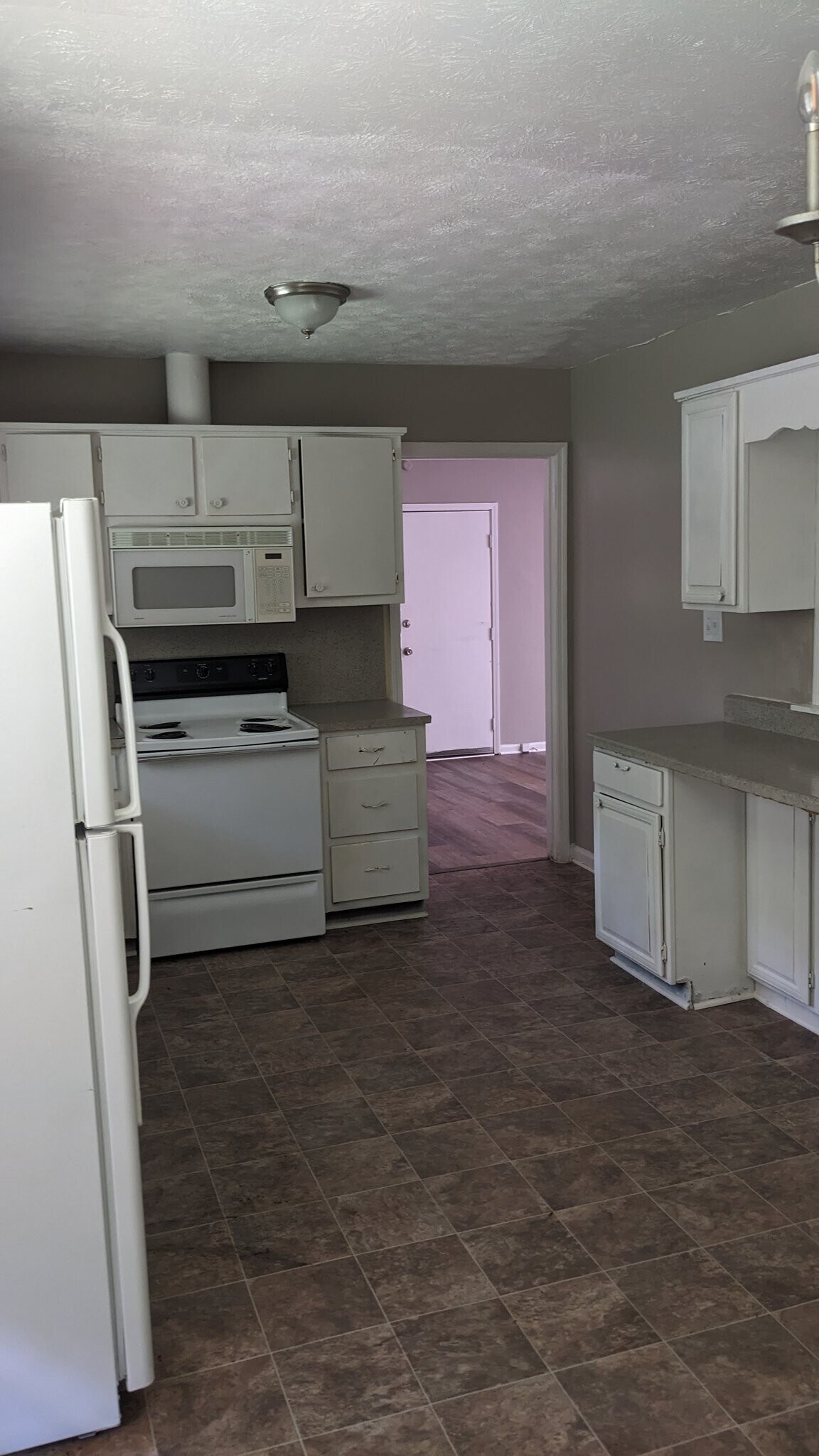 Building Photo - 2741 Williamsburg Dr