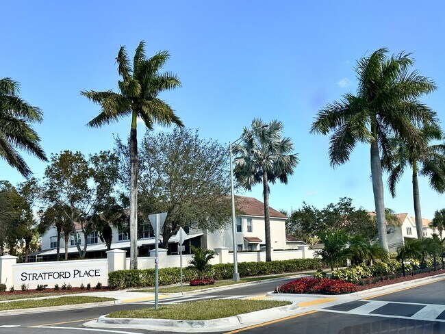 Building Photo - 909 Hampton Cir