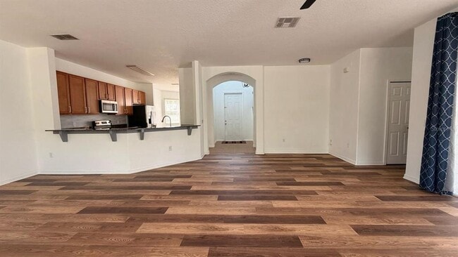 Building Photo - 3048 Chessington Dr