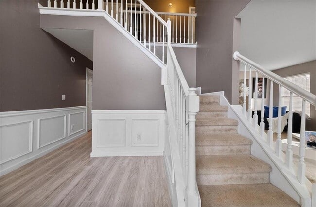 Building Photo - 504 Trotters Ln