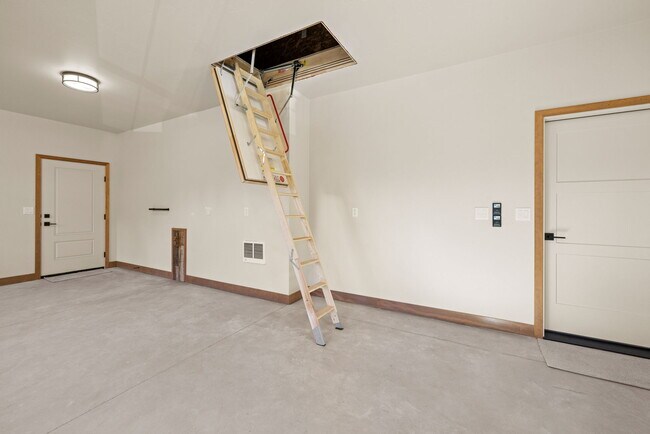 Building Photo - 21702 N Medalist Ct