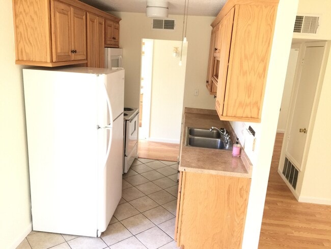Building Photo - 6515 Azuelo Ave NW
