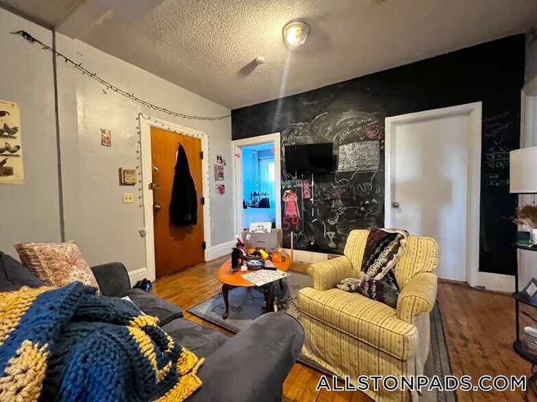 Building Photo - 18 Glenville Ave