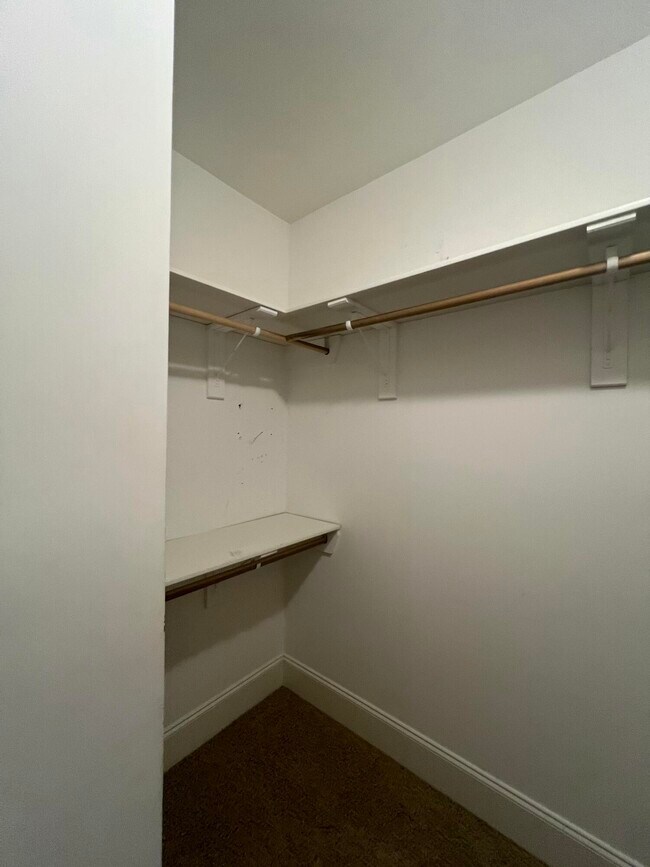 Building Photo - 2105 Harborview Dr