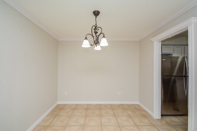 Building Photo - 13282 Trail Hollow Dr