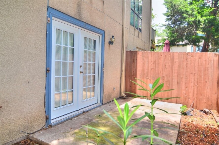 Building Photo - 6503 Ridgecrest Rd