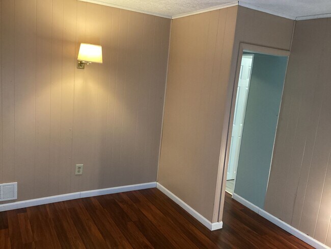 Building Photo - 224 W North St