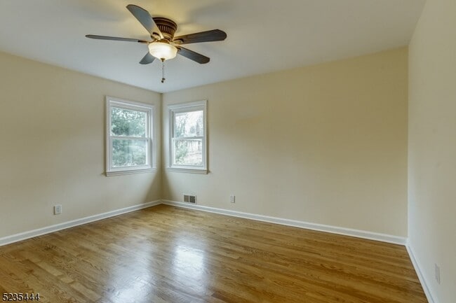 Building Photo - 40 Elm St