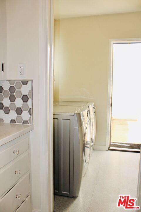 Building Photo - 495 N 8th Ave