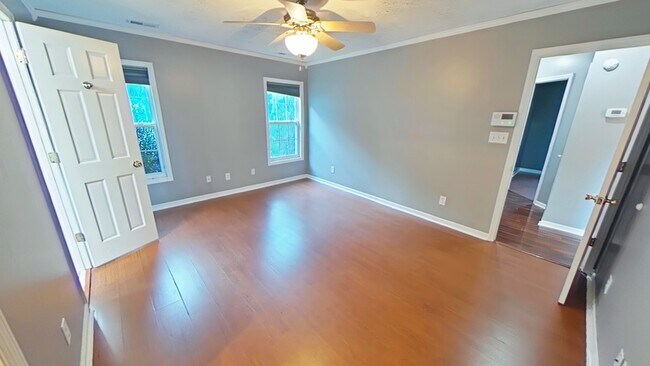 Building Photo - 151 Spring Valley Dr